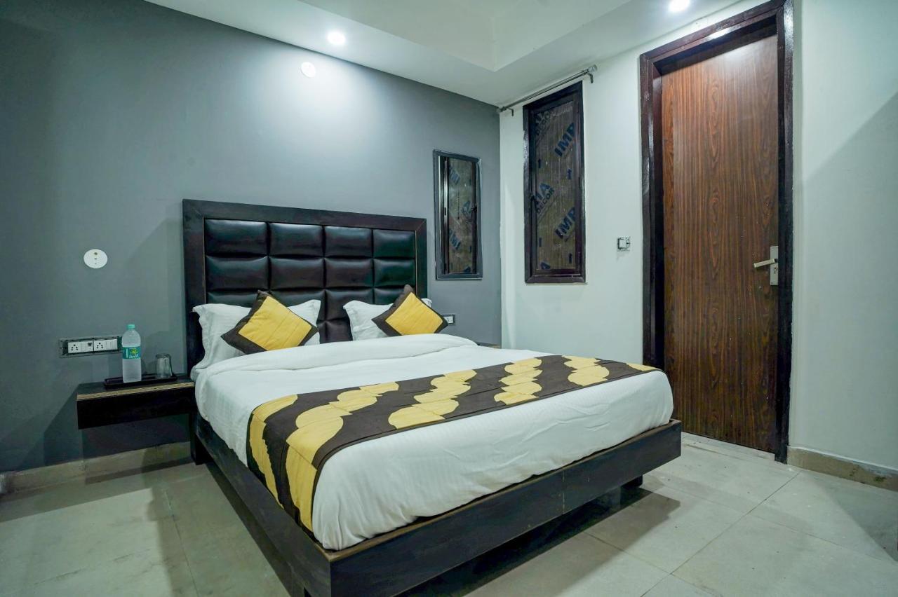 Hotel Red Snapper Couple Friendly At West Delhi New Delhi Luaran gambar