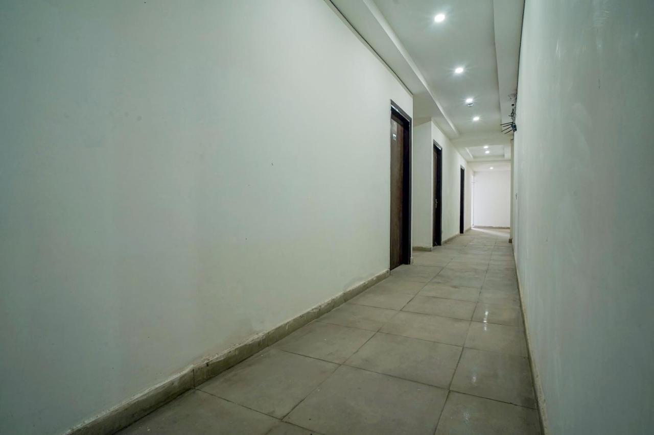 Hotel Red Snapper Couple Friendly At West Delhi New Delhi Luaran gambar