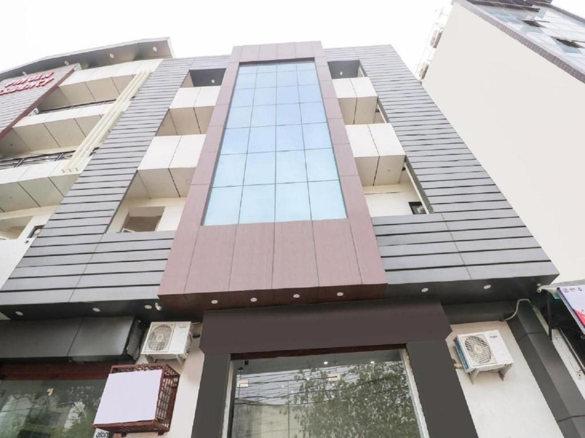 Hotel Red Snapper Couple Friendly At West Delhi New Delhi Luaran gambar